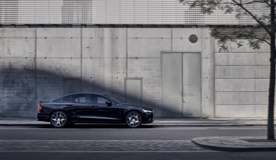  Volvo S60 T8 Polestar Engineered 2018 года  (WW) (фото 4 из 51)